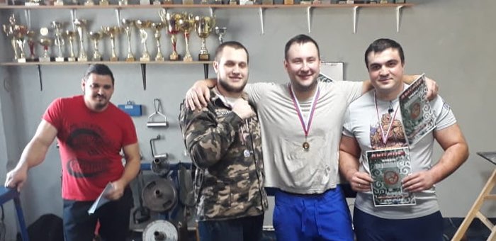 Спортсмены из Республики Алтай успешно выступили на кубке по армрестлингу в Барнауле
