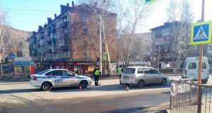 На пешеходном переходе в Горно-Алтайске сбили парня и девушку