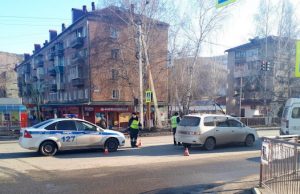 На пешеходном переходе в Горно-Алтайске сбили парня и девушку