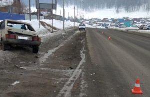 Автомобиль под управлением 27-летней женщины перевернулся на Чуйском тракте