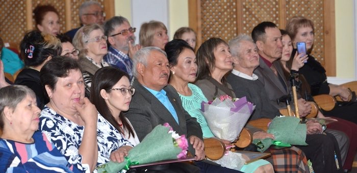 В Горно-Алтайске чествовали работников культуры