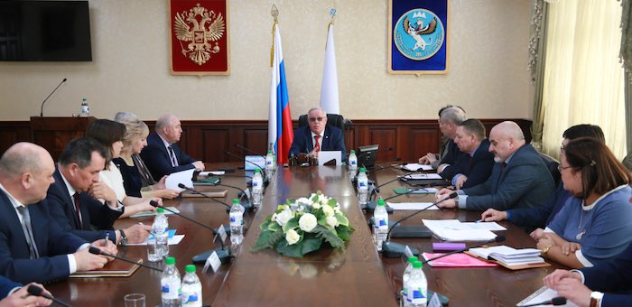 Александр Бердников провел совещание с руководителями районов