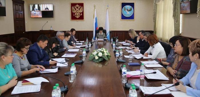 В правительстве обсудили вопросы поддержки коренных малочисленных народов