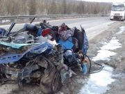 На Семинском перевале BMW столкнулся с грузовиком, водитель иномарки погиб на месте