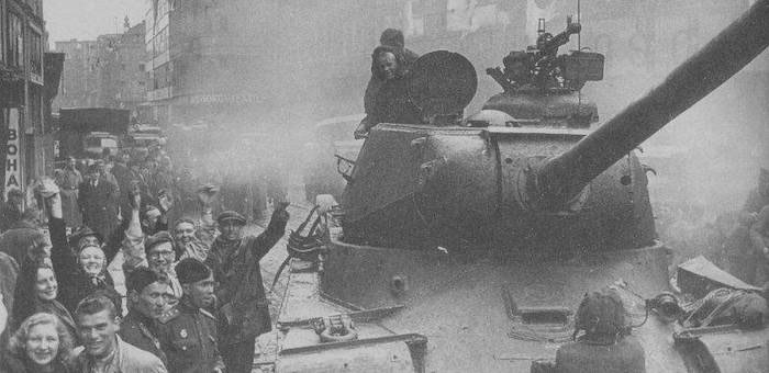 «На улицы вышли все жители города, целуя и обнимая наших бойцов и офицеров»