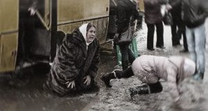 Пенсионерка получила травмы, выходя из автобуса. Владелец возместит причиненный вред