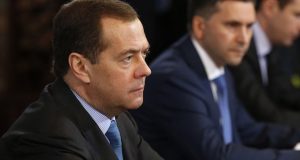 Медведев подписал постановление о снижении платы граждан за вывоз твердых коммунальных отходов