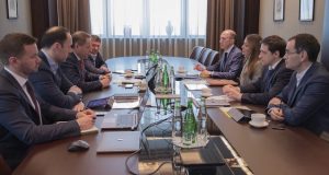 Олег Хорохордин обсудил с руководством Сбербанка дальнейшее развитие ГЛК «Манжерок»