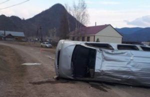 В Куладе опрокинулся автомобиль, пассажир погиб