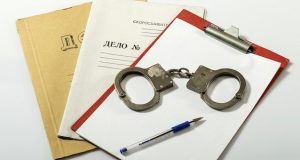 Следователю, подтасовавшей доказательства по делу, грозит пять лет лишения свободы