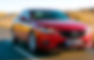 Выбор автомобиля у официального дилера