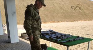 Сотрудники алтайских заповедников проходят обучение в стрелковом центре «Калашников»