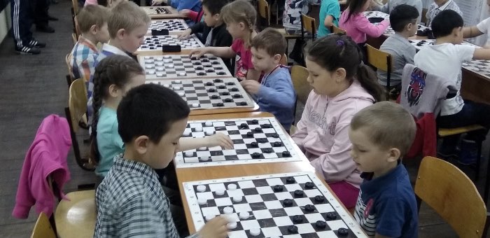 Определились победители фестиваля по русским шашкам среди дошкольников