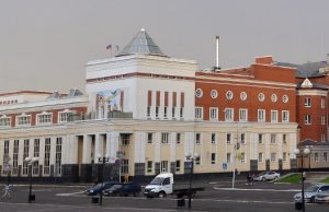 Около 800 тысяч в месяц зарабатывает руководитель Нацбанка