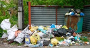 «Коммунальщик» вновь оштрафовали за несвоевременный вывоз мусора