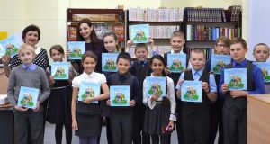 Вышла в свет первая детская книга про энерготравматизм с переводом на алтайский язык