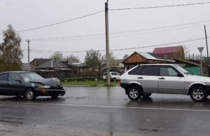 Горожанка на «Тойоте» протаранила ВАЗ, водитель ВАЗа госпитализирована Горожанка на «Тойоте» протаранила ВАЗ, водитель ВАЗа госпитализирована