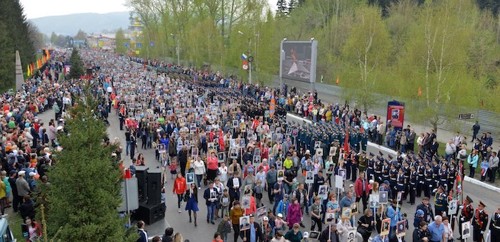 День Победы празднуют в Горно-Алтайске (фоторепортаж)