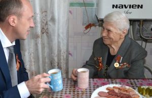 Олег Хорохордин навестил ветерана Великой Отечественной войны