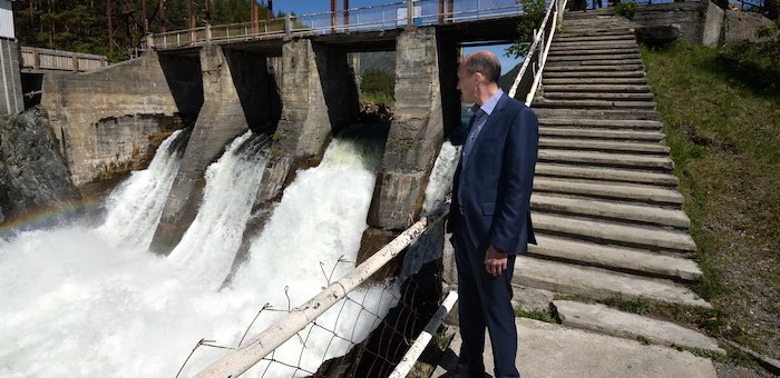 В усадьбе Чорос-Гуркина и на Чемальской ГЭС пройдет реконструкция
