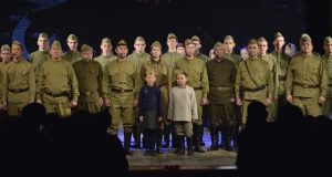 «Они точно слышат, когда потомки о них говорят». Заметки с премьеры спектакля «Боевая слава Горного Алтая» «Они точно слышат, когда потомки о них говорят». Заметки с премьеры спектакля «Боевая слава Горного Алтая»