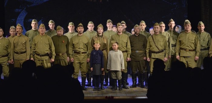 «Они точно слышат, когда потомки о них говорят». Заметки с премьеры спектакля «Боевая слава Горного Алтая»