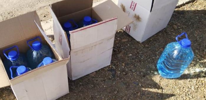 Полицейские изъяли у женщины 60 литров спиртосодержащей продукции