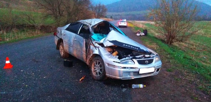 В Майминском районе столкнулись две машины, совершавшие обгон