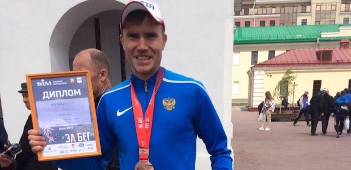 Учитель лицея №6 стал призером Весеннего полумарафона в Омске