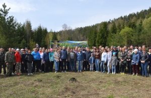 Свыше 120 человек приняли участие в посадке деревьев Свыше 120 человек приняли участие в посадке деревьев