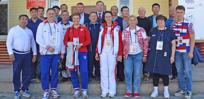 Олимпийские чемпионы пообщались с жителями Онгудая