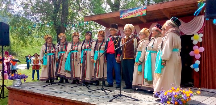 Фестиваль алтайской народной песни прошел в Шебалинском районе