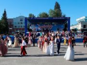 615 выпускников попрощались со школами в Горно-Алтайске