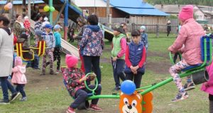 В Шебалино и Курае открыли детские площадки