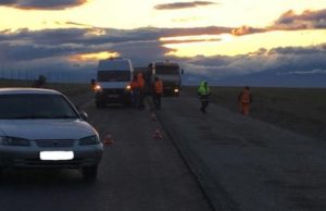 В Кош-Агачском районе машина сбила на обочине дорожного рабочего В Кош-Агачском районе машина сбила на обочине дорожного рабочего