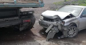 На Телецком тракте турист из Тюмени въехал в КАМАЗ