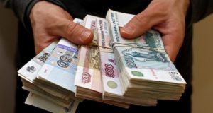 Желая получить в кредит 700 тыс. рублей, мужчина отдал мошенникам 107 тысяч