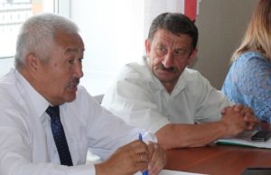Родион Букачаков провел в Турочаке совещание по развитию сельских территорий Родин Букачаков провел в Турочаке совещание по развитию сельских территорий