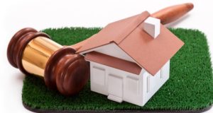 Приставы выставили на торги 17 арестованных объектов недвижимости