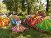 «Родники Алтая» вошли в число лучших фольклорных фестивалей России «Родники Алтая» вошли в число лучших фольклорных фестивалей России