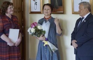 В Эл Курултае открылась выставка Лилии Юсуповой В Эл Курултае открылась выставка Лилии Юсуповой