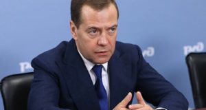 Дмитрий Медведев в своей авторской статье объявил курс на перемены «Единой России» Дмитрий Медведев в своей авторской статье объявил курс на перемены «Единой России»