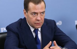 Дмитрий Медведев в своей авторской статье объявил курс на перемены «Единой России» Дмитрий Медведев в своей авторской статье объявил курс на перемены «Единой России»