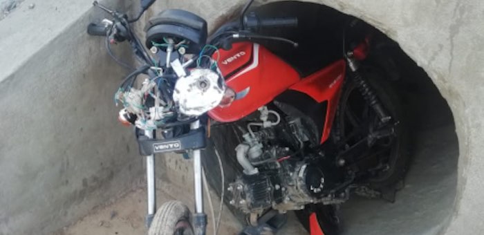 Нетрезвый молодой мотоциклист без прав устроил ДТП и спрятал мотоцикл от полиции