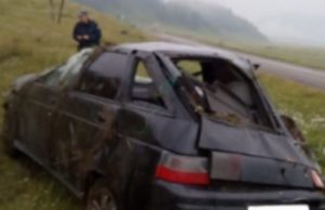 Водитель опрокинул автомобиль в Усть-Коксинском районе и скрылся с места ДТП Водитель опрокинул автомобиль в Усть-Коксинском районе и скрылся с места ДТП