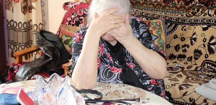 Мачеха с падчерицей обворовали 84-летнюю горожанку