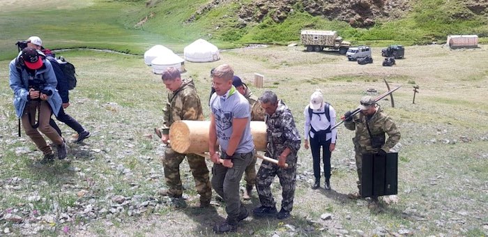 Елена Летучая и Митя Фомин поработали волонтерами в Сайлюгемском нацпарке
