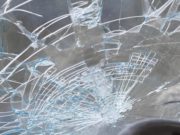 На дороге Черга – Беш-Озек горожанка разбила машину об дерево На дороге Черга – Беш-Озек горожанка разбила машину об дерево
