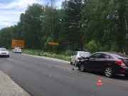 Туристка из Бийска на Hyundai Solaris протаранила две машины на Чуйском тракте Туристка из Бийска на Hyundai Solaris протаранила две машины на Чуйском тракте