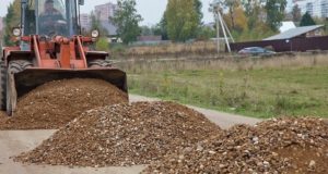 На 23 улицах дорожники проведут отсыпку песчано-гравийной смесью